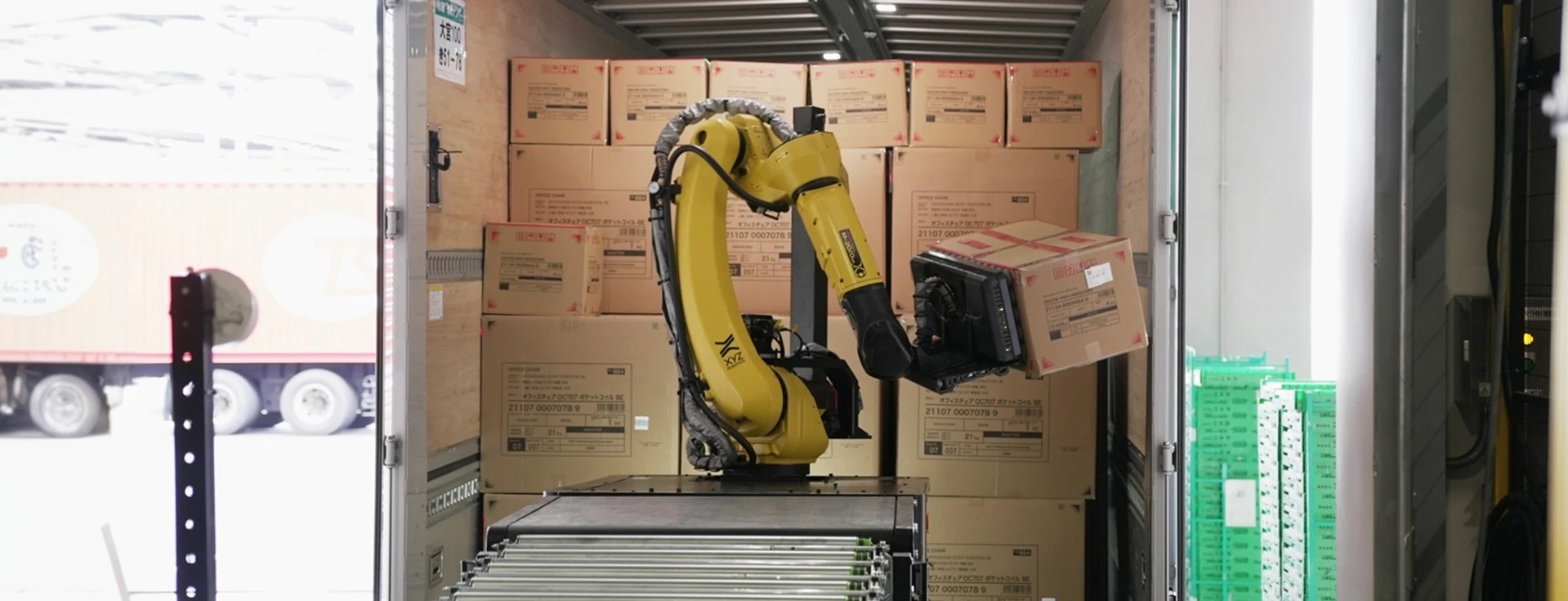 RockyOne Mobile Manipulation Robot automates container unloading for NITORI