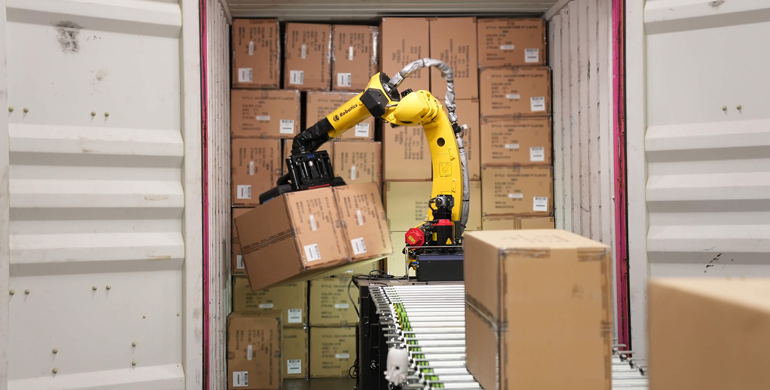 RockyOne Mobile Manipulation Robot automates truck unloading for Marubeni Logistics