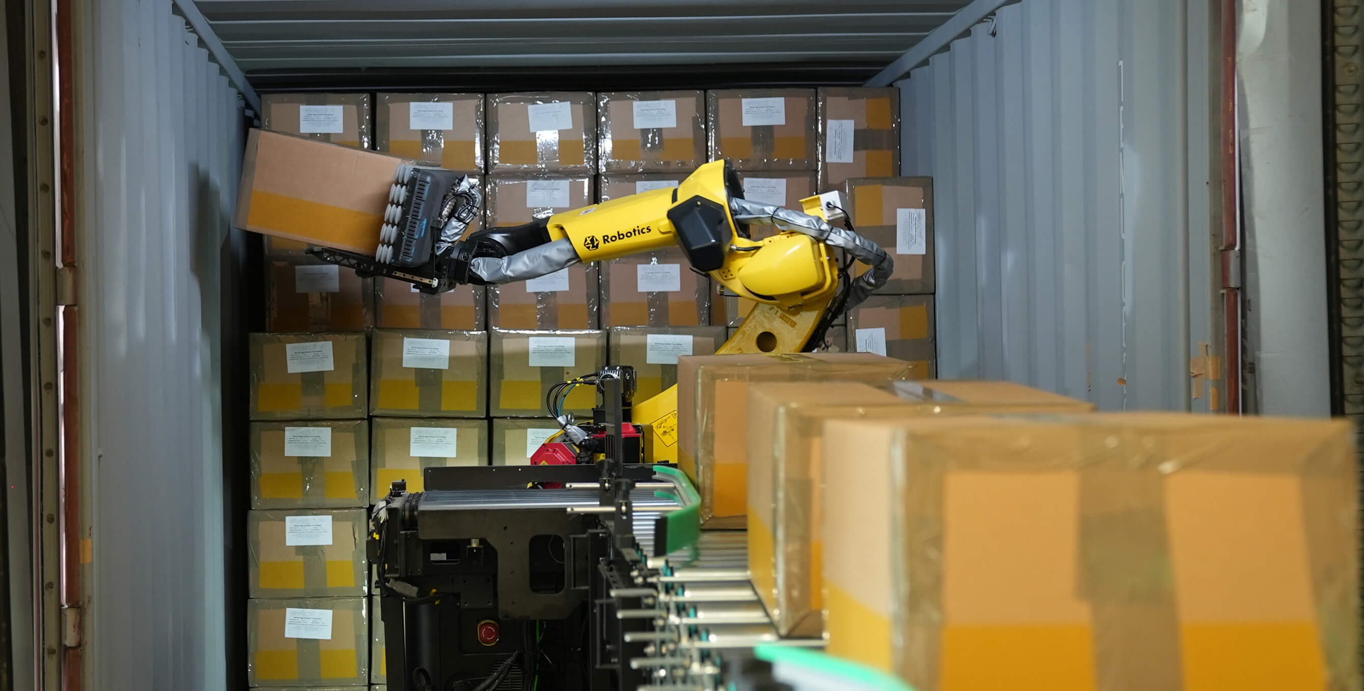 RockyOne Mobile Manipulation Robot automates truck loading for Eurovo