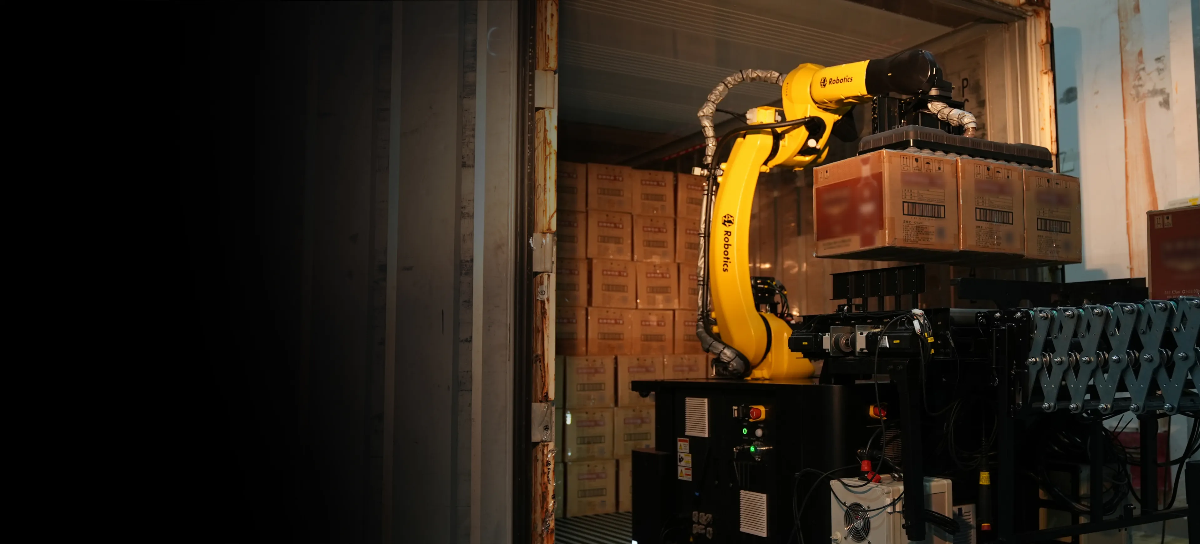 RockyOne es un Robot de Manipulación Móvil para carga/descarga de camiones