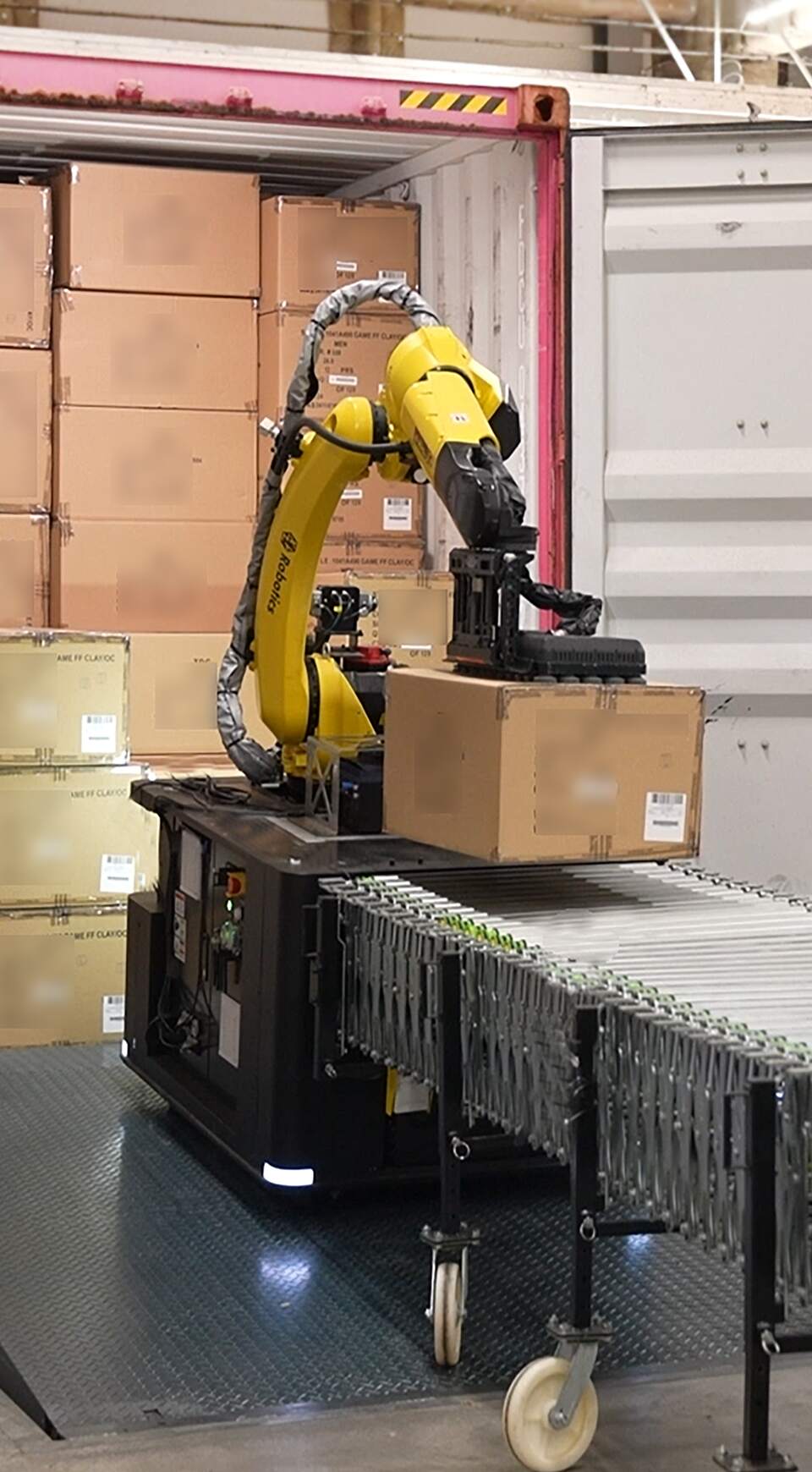 Solución robótica de descarga de camiones con robots Rocky para automatización de inbound de almacén