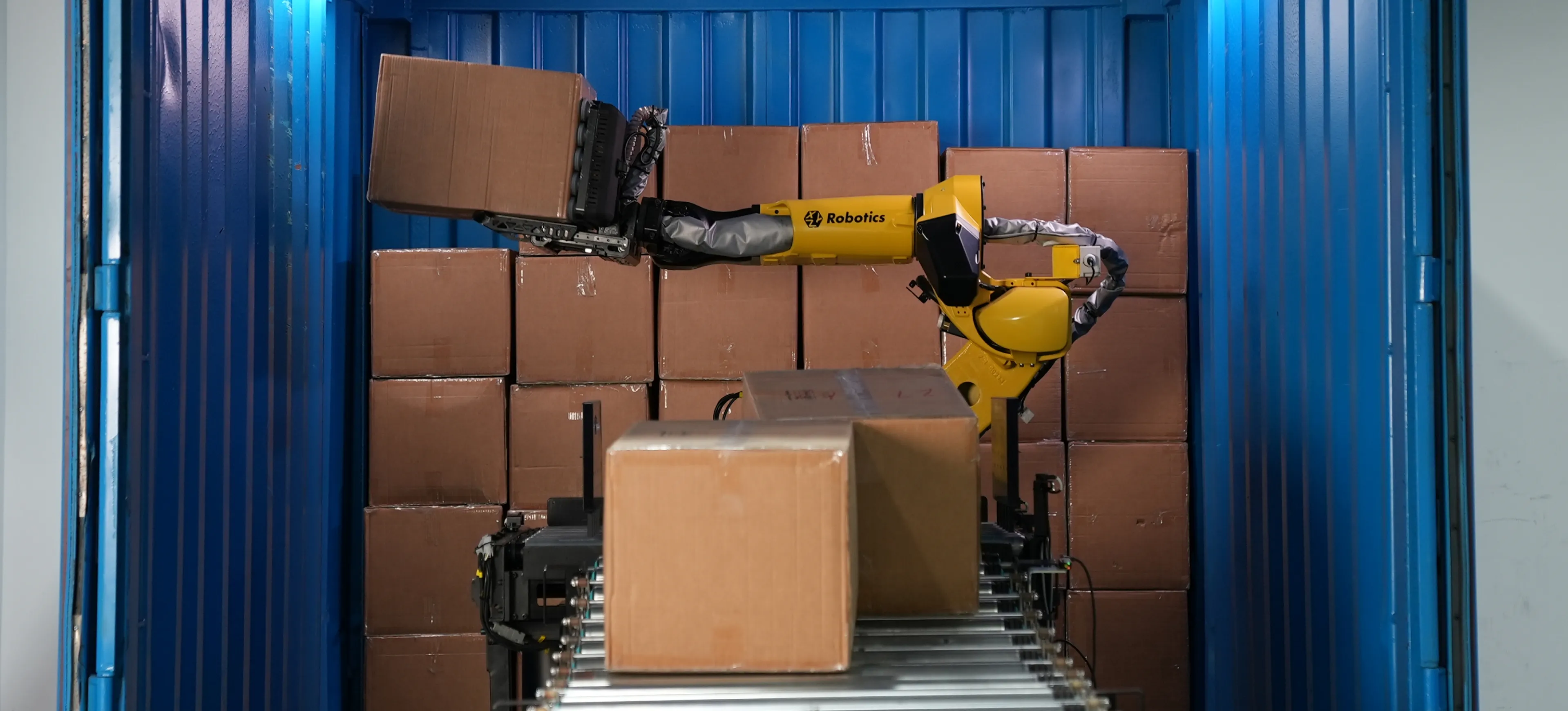 RockyOne realiza carga de contenedores y remolques para automatización logística en almacenes