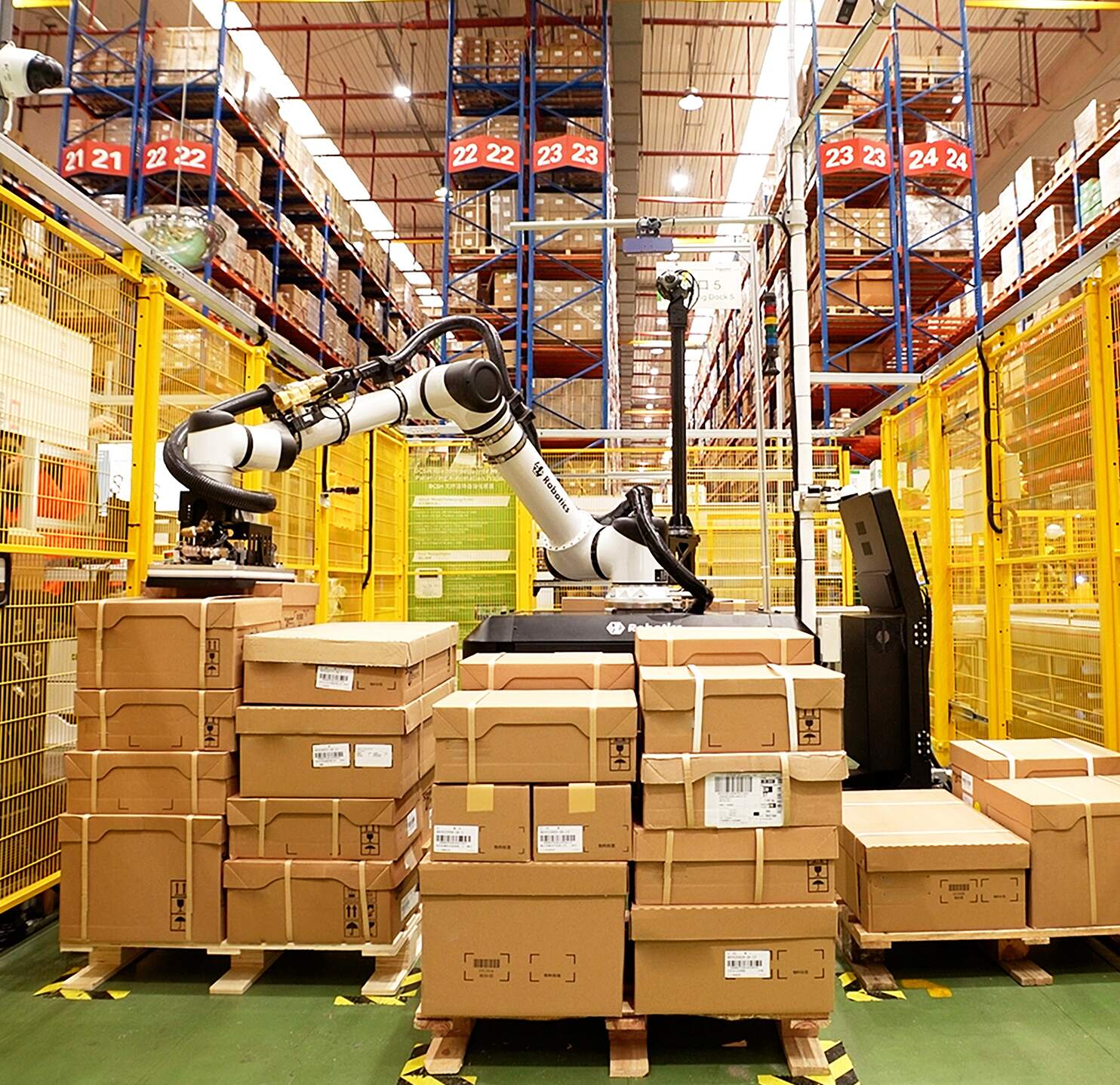 RockyLight costruisce pallet stabili e compatti per evadere ordini in modo efficace