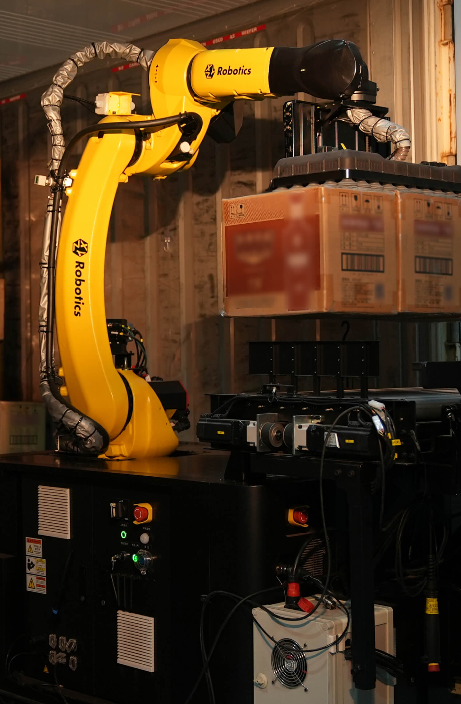 RockyOne自律移動式単腕型ピッキングロボット